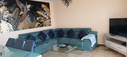 Beautiful, spacious villa, heated pool, sleeps eight, with quality furnishings, Caleta De Fuste (foto 2)