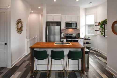 Gorgeous Gem in Heart of Hills in Cincinnati, USA