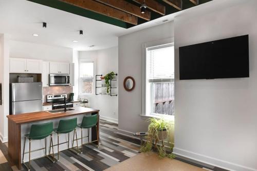 Gorgeous Gem in Heart of Hills in Cincinnati, USA