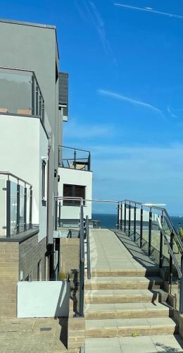Entrada, BayVue Apartment & Apartment 7, The Bay House in Shanklin South