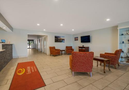 Econo Lodge Inn & Suites Fulton - Rockport in 富爾頓