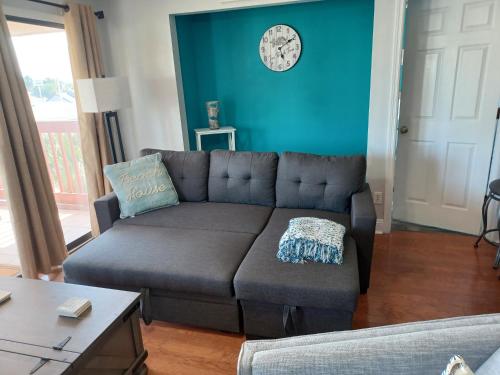 2 Blocks from the beach! - Top floor condo in Jacksonville Beach, USA