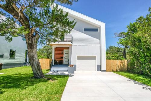 Davis Shores Lookout- Dog Friendly Mins to DNTN & Beach in St. Augustine, USA