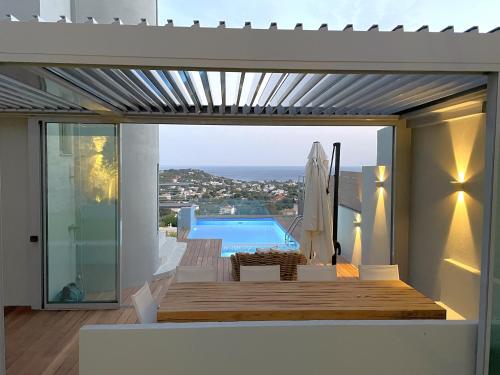 Villa Azzura with sea view & private pool at Athens Riviera