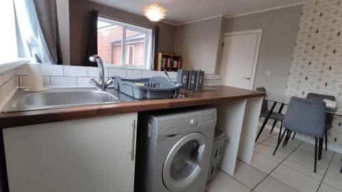 Modern 1-Bed Flat in Wigan