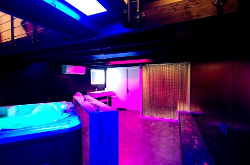 Mieuxqualhotel jacuzzi privatif La retro, Bordeaux (photo 7)