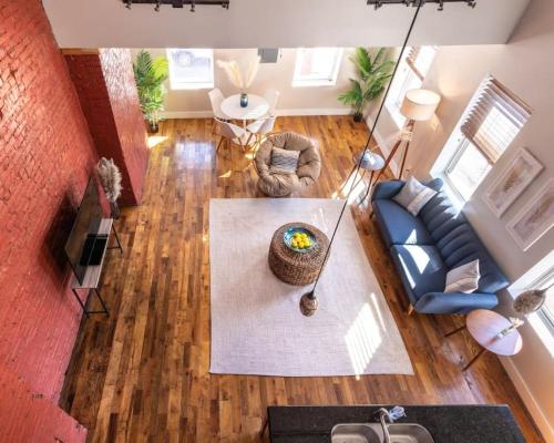 Explore OTR and Downtown from Broadway Lofts in Cincinnati, USA