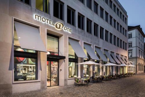 כניסה, Motel One Basel in בזל