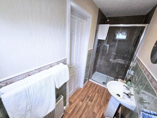 Banyo, Abermar Guest House - Inverness in Dalneigh