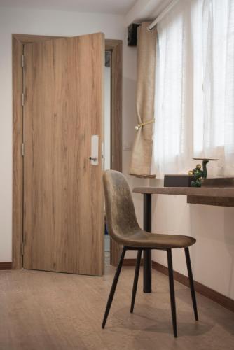 Emilysuites - Malaga Centro Historico Room Type - Deluxe King Room