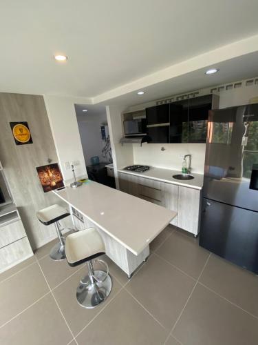 1213 Suite Moderna - Confort zona rosa poblado, Медельин (фото 7)