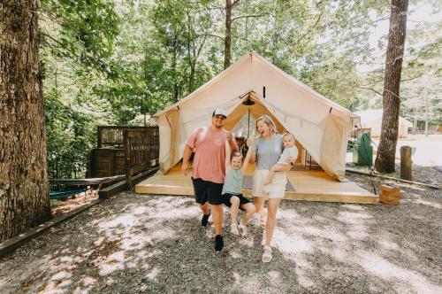 Timberline Glamping at Amicalola Falls in Dawsonville, USA