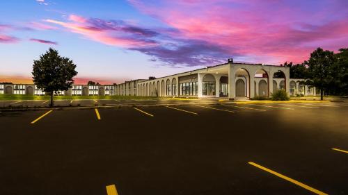 Red Roof Inn and Conference Center Chicago - N Aurora Naperville in North Aurora, USA
