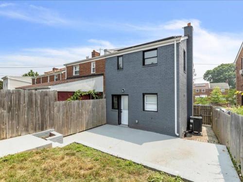 Quaint 3/2.5 home in Fort Dupont in Washington, USA