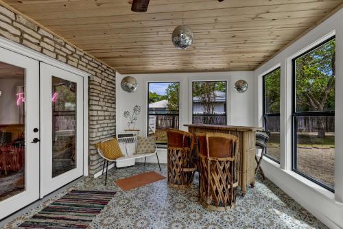 Eclectic Fun Haus with Hot Tub - 3 Min Drive to Main