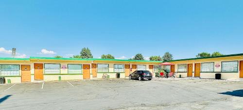 Sage N Sand Motel