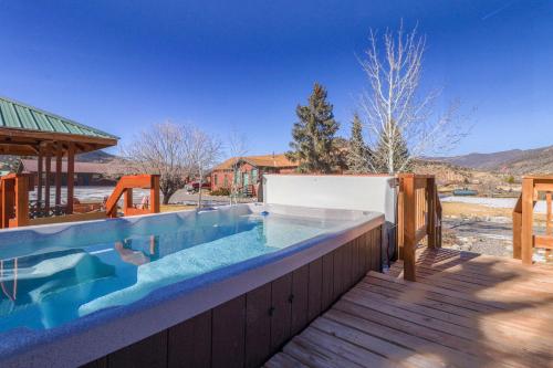 Lodge Cabins 6 & 7