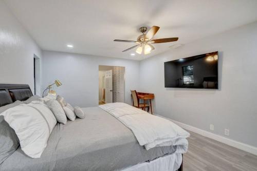 Ananda Farmhouse and Retreat. in Lake Worth, USA