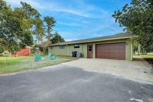 Ananda Farmhouse and Retreat. in Lake Worth, USA