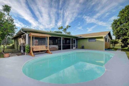 Ananda Farmhouse and Retreat. in Greenacres City (FL)