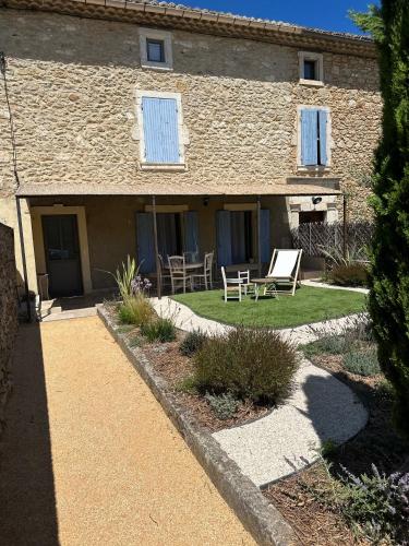 Maison avec jardin au cœur de Goudargues gîte à louer La Bastide