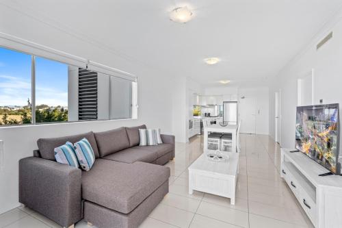 482057221 Harbour Quays Apartments