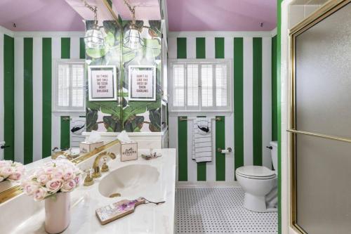 Pink Shutter House in Conroe, USA