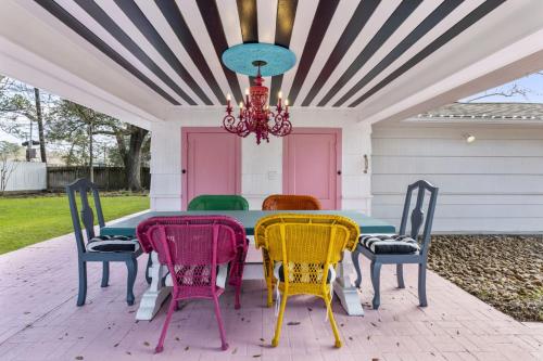 Pink Shutter House in Conroe, USA