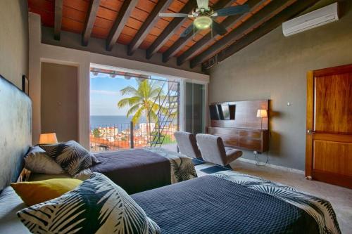 Stunning Ocean Views, Villa Ecuador, Centrally located