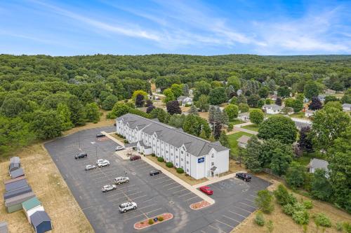 Microtel Inn & Suites by Wyndham Manistee