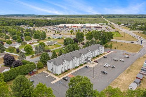 Microtel Inn & Suites by Wyndham Manistee