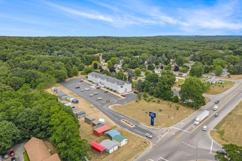 Microtel Inn & Suites by Wyndham Manistee