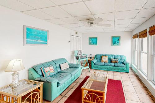 Treehouse Townhome – Pensacola Beach, FL