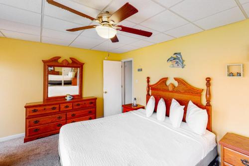 Treehouse Townhome – Pensacola Beach, FL