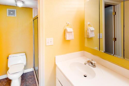 Treehouse Townhome – Pensacola Beach, FL