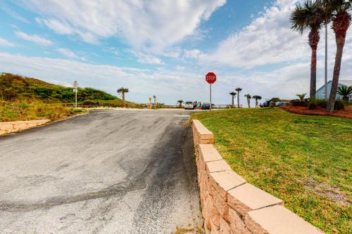 Treehouse Townhome – Pensacola Beach, FL