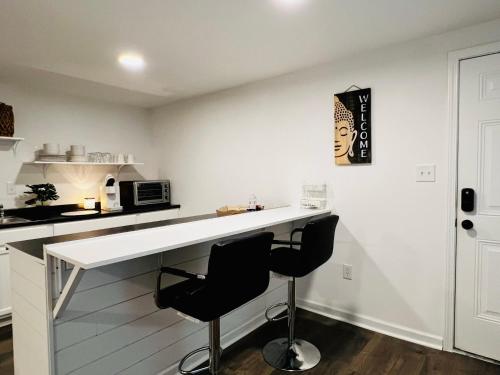 The Double Door Inn - Unit 1 in Matthews, USA