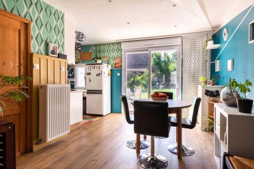 spacious room in tastefully decorated house