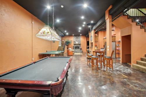 Lonsdale Vacation Rental with Pool and Hot Tub! in Lonsdale, USA