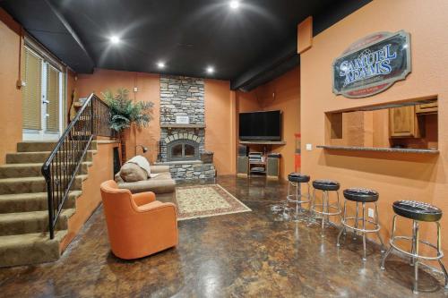 Lonsdale Vacation Rental with Pool and Hot Tub! in Lonsdale, USA