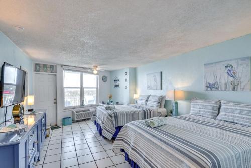 Daytona Beach Studio with Ocean View and Amenities!