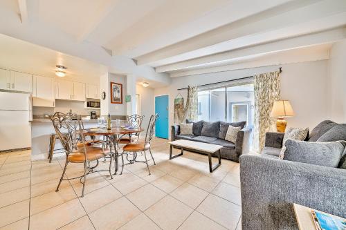 Nautical Newport Duplex Compound in Newport Beach, USA