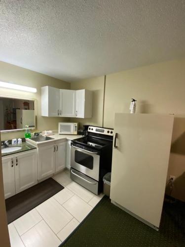 Angus Inn Motel in Essa (ON)