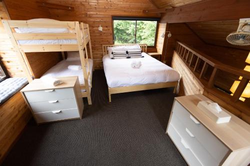 One-Bedroom Cabin (Riverside) image 1