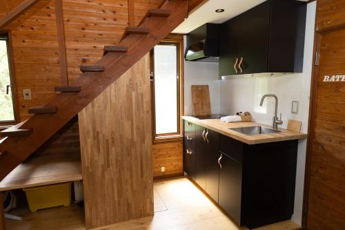 One-Bedroom Cabin (Riverside) image 4