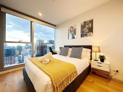 Stylish 2 Beds Apt SouthernCross with Pool & Gym