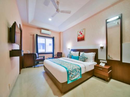 Standard Double Room image 4