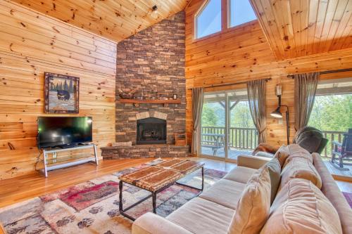 Tranquility Too Cabin & Tranquility Too Cottage in Waynesville, USA