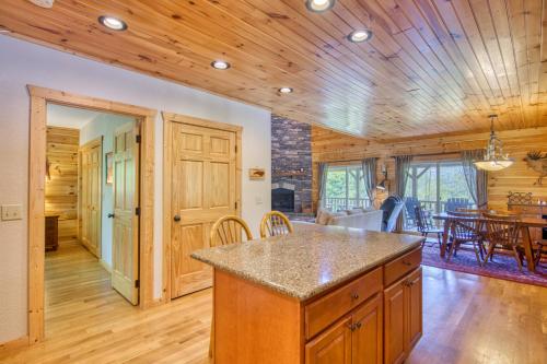Tranquility Too Cabin & Tranquility Too Cottage in Waynesville, USA