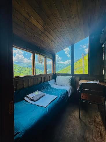 Single Room with Mountain View